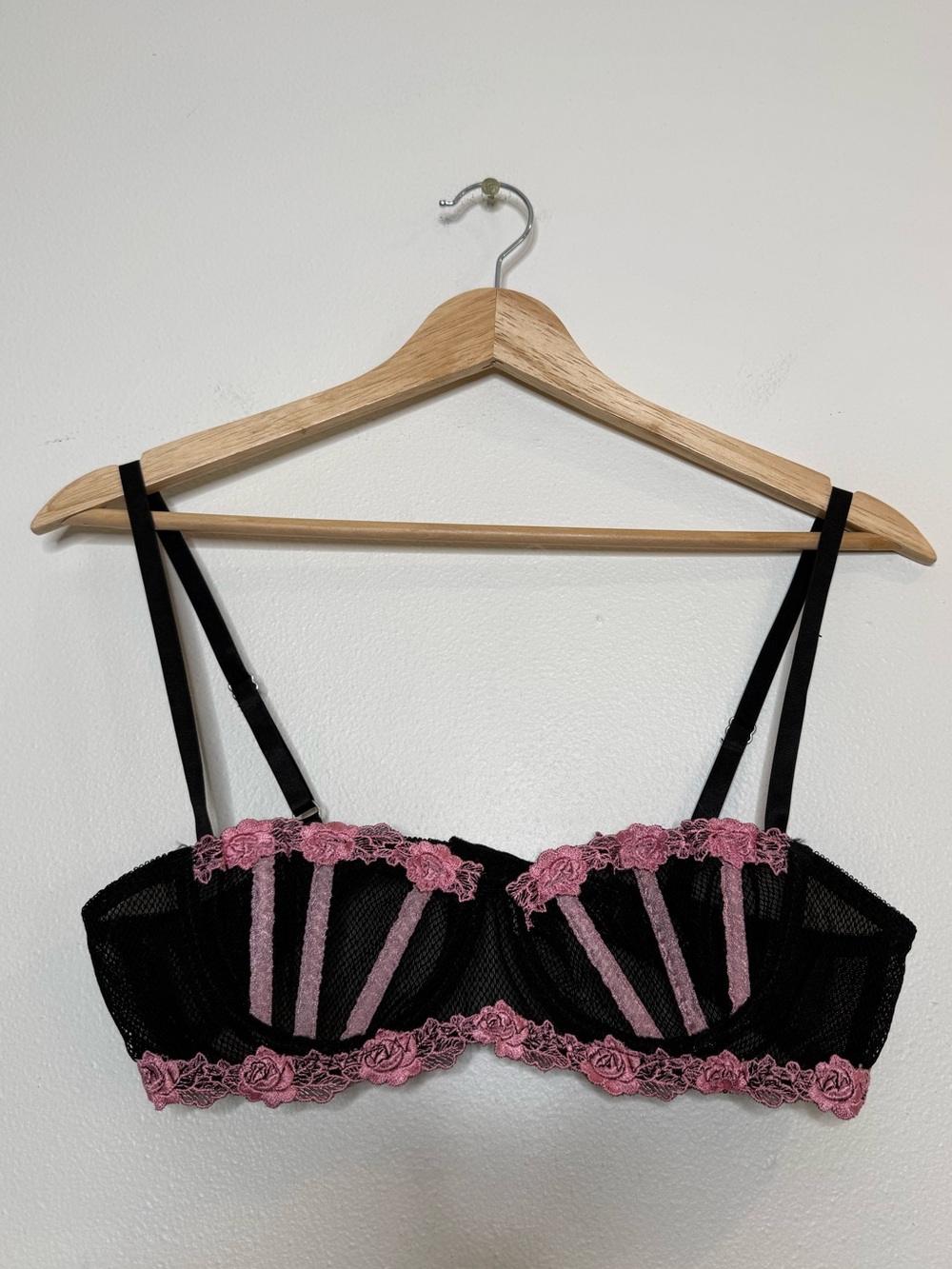 Vintage Fredrick’s of Hollywood French Lingerie Balconette Rose Floral Appliqué
